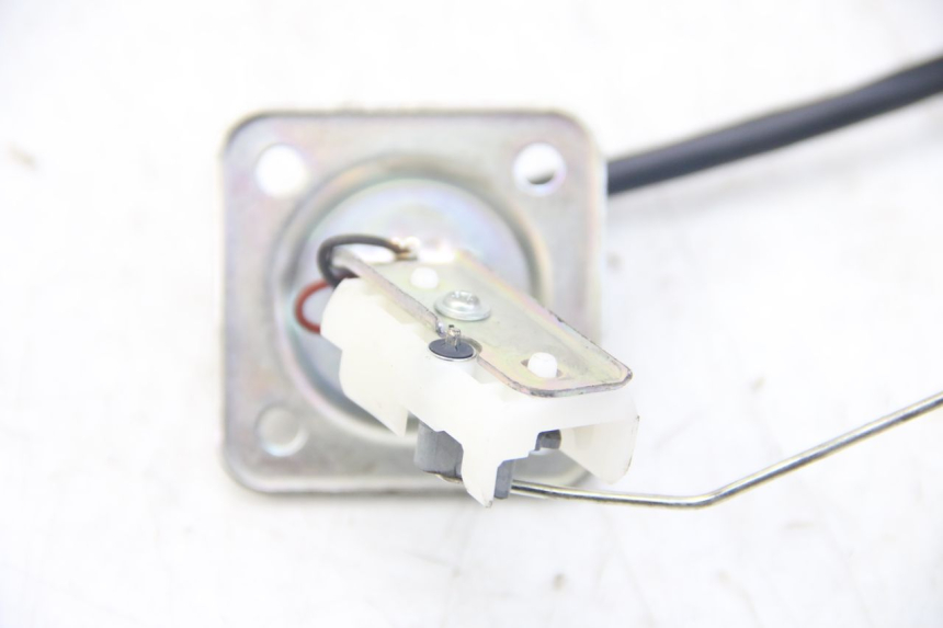 photo de KRAFTSTOFFTANKMESSSTAB PIAGGIO VESPA SPRINT 2T 50 (2014 - 2018) - Alternative Perspektive