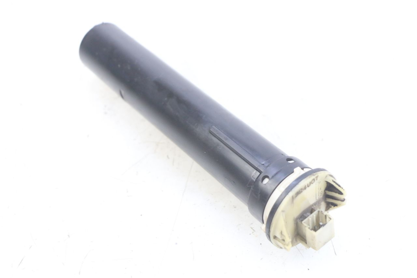 photo de KRAFTSTOFFTANKMESSSTAB PIAGGIO X8 125 (2004 - 2007) - Hauptansicht