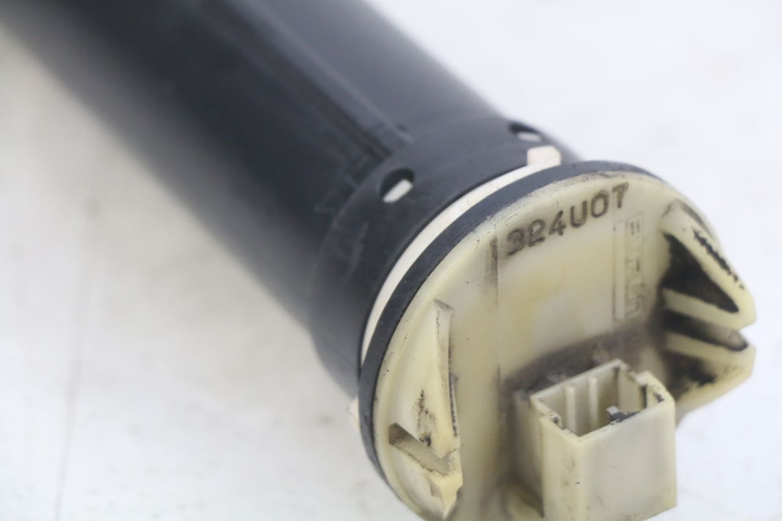 photo de KRAFTSTOFFTANKMESSSTAB PIAGGIO X8 125 (2004 - 2007) - Detailansicht des Bauteils