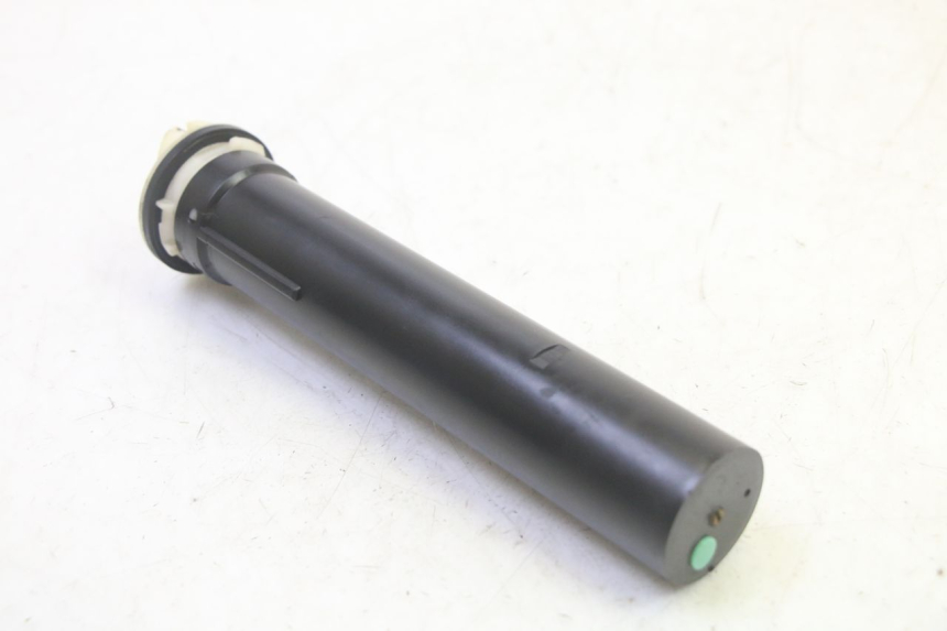 photo de KRAFTSTOFFTANKMESSSTAB PIAGGIO X8 125 (2004 - 2007) - Technische Nahaufnahme