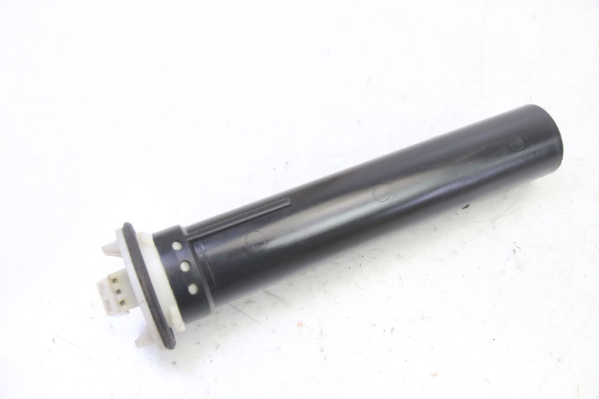 photo de KRAFTSTOFFTANKMESSSTAB PIAGGIO X9 EVOLUTION 125 (2003 - 2007) - Zoom auf Gebrauchszustand