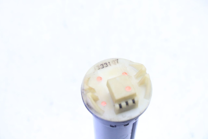 photo de KRAFTSTOFFTANKMESSSTAB PIAGGIO X9 EVOLUTION 125 (2003 - 2007) - Detailansicht des Bauteils