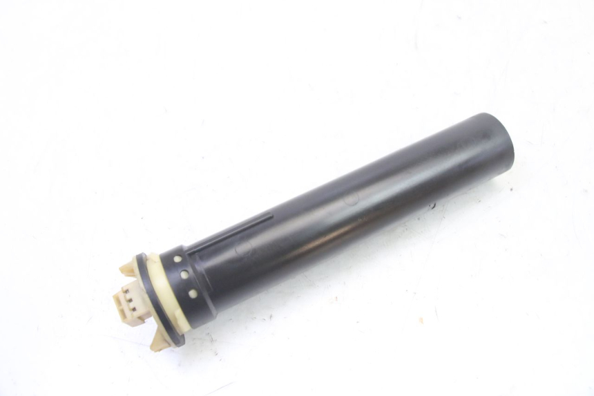 photo de KRAFTSTOFFTANKMESSSTAB PIAGGIO X9 EVOLUTION 125 (2003 - 2007) - Details der Befestigungspunkte