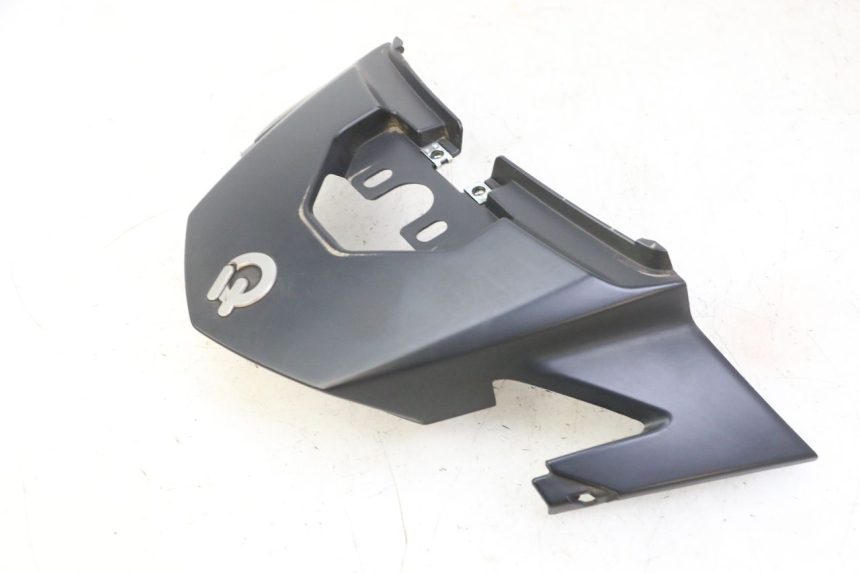 photo de VERKLEIDUNG HINTEN MITTE QUADRO 4 4D 350 (2015 - 2018) - Oberflächenzustand und Material