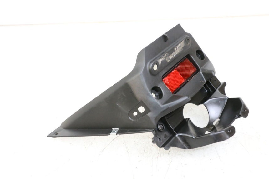 photo de HECKVERKLEIDUNG VERBINDUNG KYMCO AGILITY 4T 50 (2018 - 2022) - Detailansicht des Bauteils