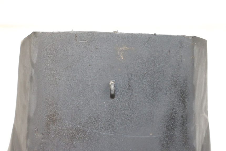 photo de VERKLEIDUNG HINTEN MITTE KYMCO AGILITY PREMIUM 50 (2007 - 2010) - Zoom auf Gebrauchszustand