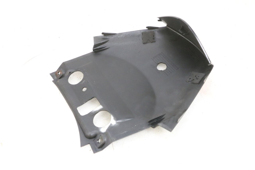 photo de HECKVERKLEIDUNG VERBINDUNG SUZUKI BURGMAN 125 (2007 - 2014) - Zoom auf Gebrauchszustand