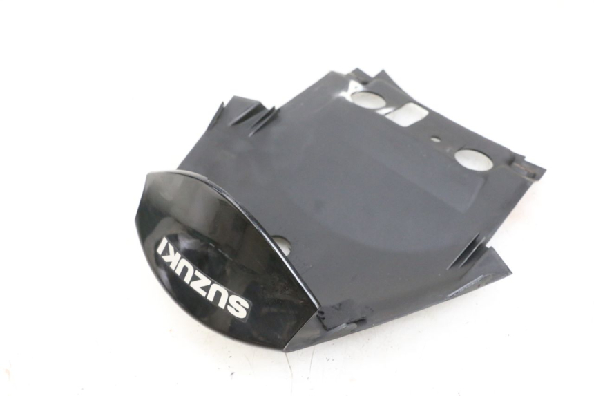 photo de HECKVERKLEIDUNG VERBINDUNG SUZUKI BURGMAN 125 (2007 - 2014) - Technische Nahaufnahme