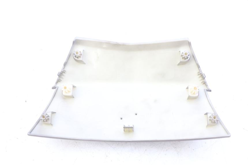 photo de HECKVERKLEIDUNG VERBINDUNG PEUGEOT CITYSTAR AIR 125 (2014 - 2017) - Detailansicht des Bauteils