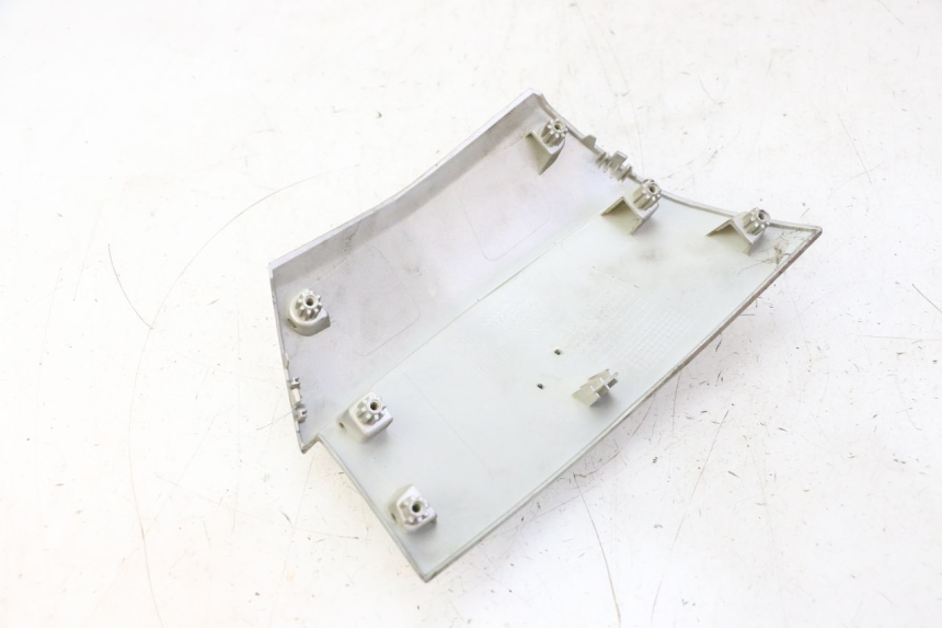 photo de HECKVERKLEIDUNG VERBINDUNG PEUGEOT CITYSTAR 50 (2013 - 2017) - Detailansicht des Bauteils