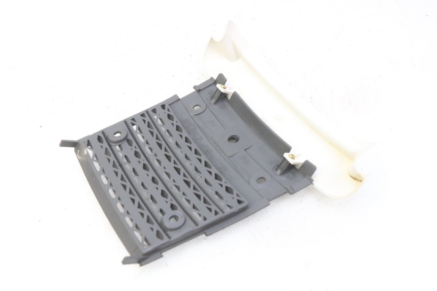 photo de HECKVERKLEIDUNG VERBINDUNG SUZUKI CP 80 (1985 - 1996) - Zoom auf Gebrauchszustand