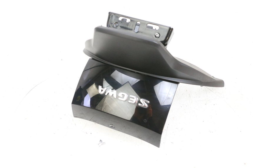 photo de VERKLEIDUNG HINTEN MITTE SEGWAY NINEBOT E125S 1 (2022 - 2026) - Details der Befestigungspunkte