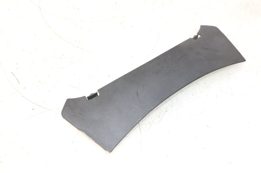 photo de VERKLEIDUNG HINTEN MITTE GILERA GP 800 (2007 - 2013) - Detailansicht des Bauteils