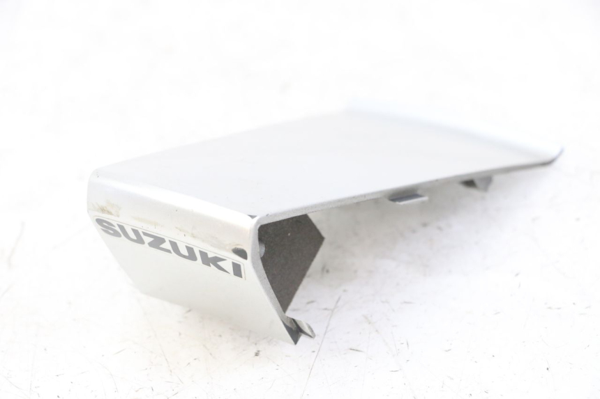 photo de VERKLEIDUNG HINTEN MITTE SUZUKI GS GSE 500 (2001 - 2003) - Hauptansicht