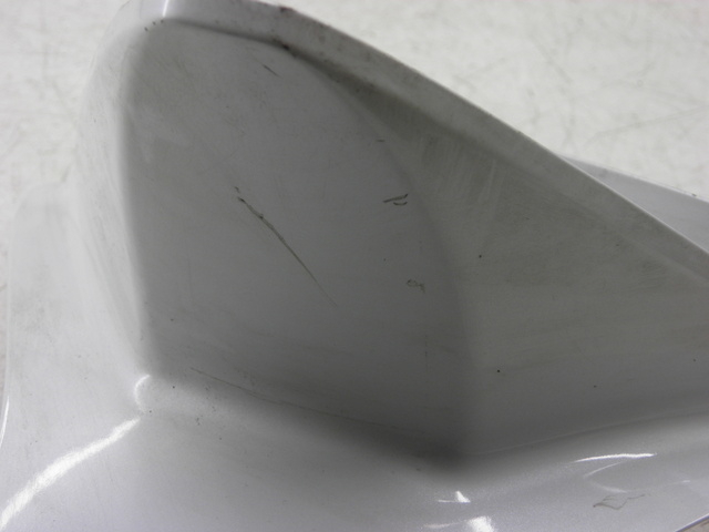 photo de VERKLEIDUNG HINTEN MITTE HONDA FES S-WING SWING 125 (2007 - 2015) - Alternative Perspektive