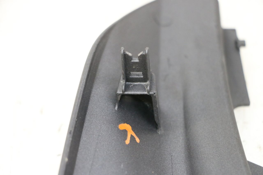 photo de VERKLEIDUNG HINTEN MITTE HONDA PCX (JF57/JF64) 125 (2014 - 2018) - Alternative Perspektive