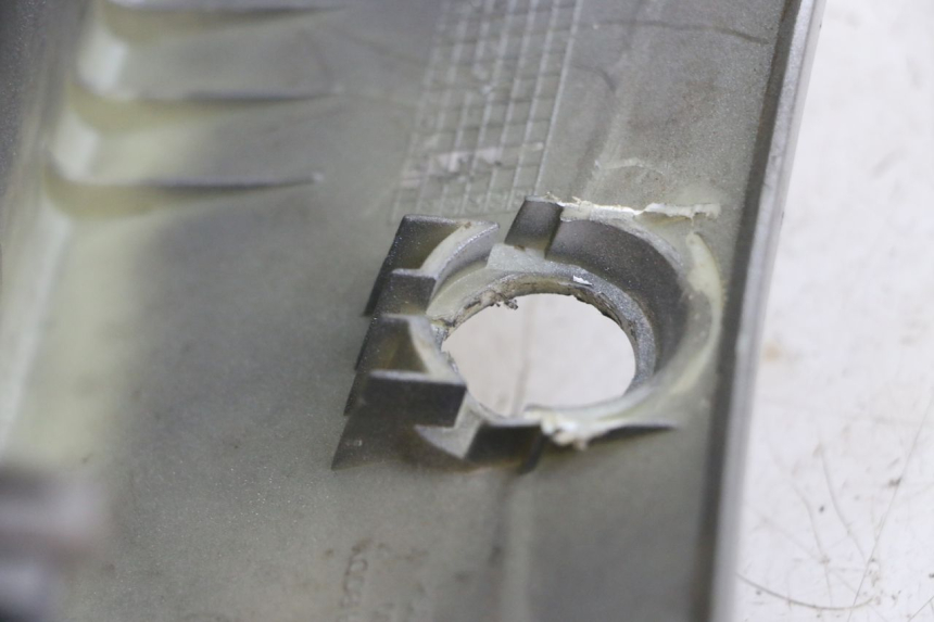 photo de HECKVERKLEIDUNG VERBINDUNG HONDA SCV LEAD 100 (2003 - 2007) - Zoom auf Gebrauchszustand