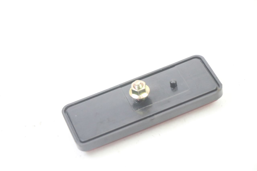 photo de VERKLEIDUNG HINTEN MITTE UNTER KYMCO AGILITY 4T 50 (2005 - 2018) - Zoom auf Gebrauchszustand