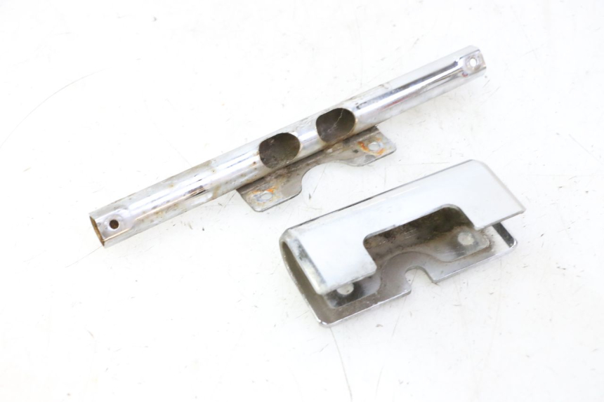 photo de VERKLEIDUNG HINTEN MITTE UNTER HYOSUNG GV AQUILA 125 (2000 - 2009) - Technische Nahaufnahme