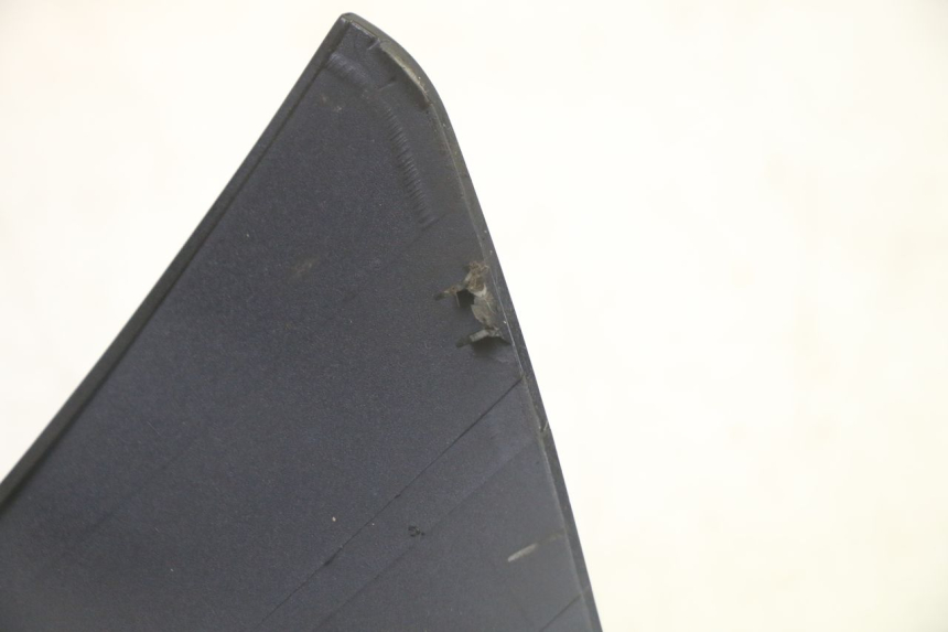 photo de UNTERE HINTERE VERKLEIDUNGSVERBINDUNG SUZUKI BURGMAN 125 (2007 - 2014) - Weitere Ansicht des Artikels