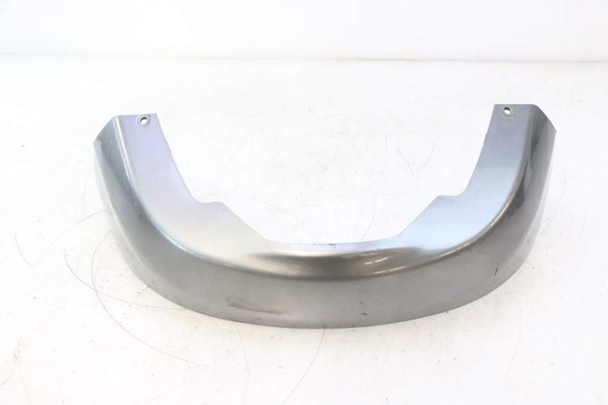 photo de UNTERE HINTERE VERKLEIDUNGSVERBINDUNG SUZUKI BURGMAN 125 (2007 - 2014) - Detailansicht des Bauteils