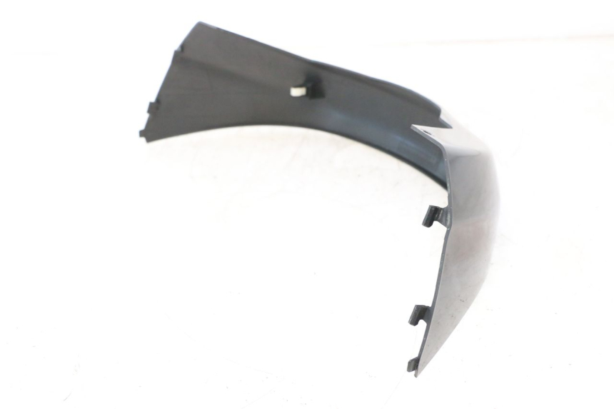 photo de UNTERE HINTERE VERKLEIDUNGSVERBINDUNG SUZUKI BURGMAN 125 (2007 - 2014) - Zoom auf Gebrauchszustand