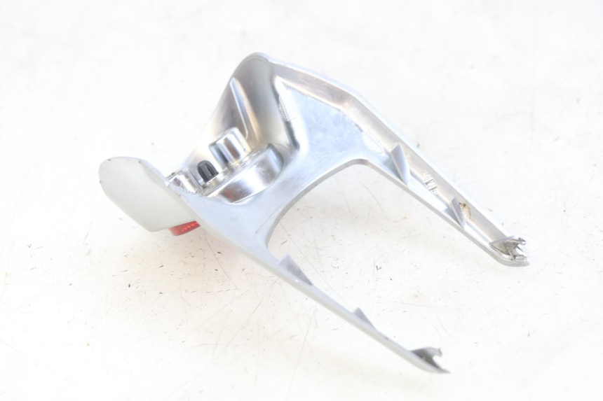 photo de UNTERE HINTERE VERKLEIDUNGSVERBINDUNG PEUGEOT DJANGO 4T 50 (2014 - 2019) - Detailansicht des Bauteils