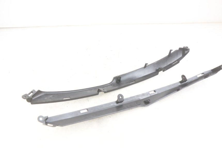 photo de UNTERE HECKVERKLEIDUNGSECKE KYMCO DOWNTOWN ABS 125 (2015 - 2017) - Zoom auf Gebrauchszustand