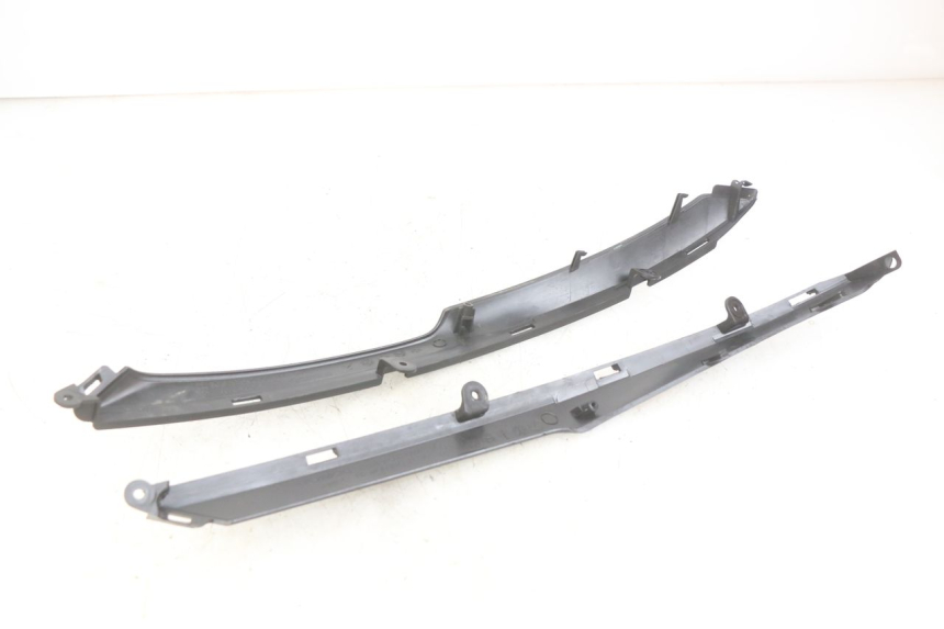 photo de UNTERE HECKVERKLEIDUNGSECKE KYMCO DOWNTOWN ABS 125 (2015 - 2017) - Technische Nahaufnahme