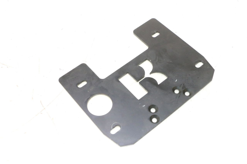 photo de VERKLEIDUNG HINTEN MITTE UNTER KAWASAKI ER-6 ER6 N 650 (2005 - 2009) - Zoom auf Gebrauchszustand