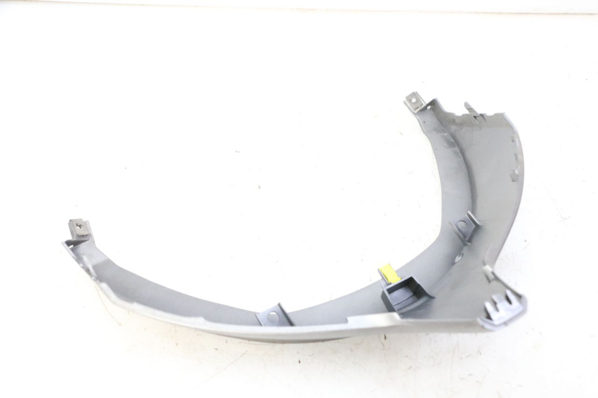 photo de VERKLEIDUNG HINTEN MITTE UNTER HONDA FORZA ABS 300 (2013 - 2017) - Alternative Perspektive