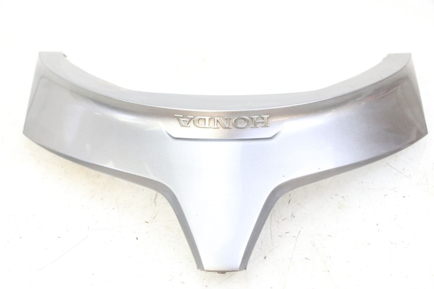 photo de VERKLEIDUNG HINTEN MITTE UNTER HONDA FORZA ABS 300 (2013 - 2017) - Details der Befestigungspunkte