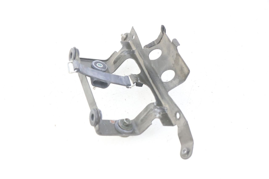 photo de UNTERE HECKVERKLEIDUNGSECKE YAMAHA FZS FAZER 600 (1998 - 2001) - Zoom auf Gebrauchszustand