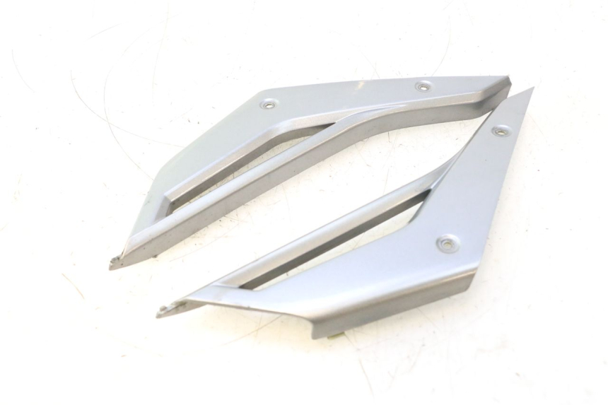 photo de VERKLEIDUNG HINTEN MITTE UNTER GILERA GP 800 (2007 - 2013) - Hauptansicht