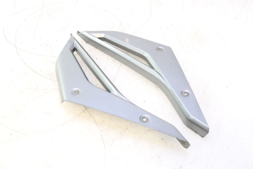 photo de VERKLEIDUNG HINTEN MITTE UNTER GILERA GP 800 (2007 - 2013) - Detailansicht des Bauteils