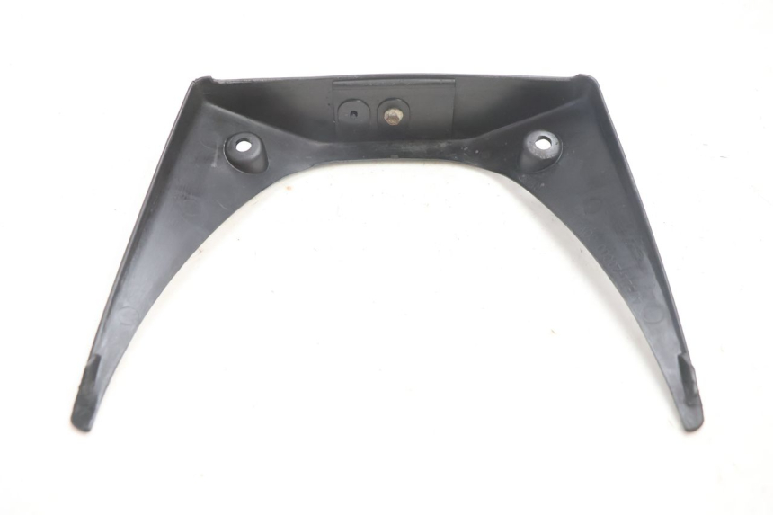 photo de VERKLEIDUNG HINTEN MITTE UNTER SUZUKI GSX F GSXF 750 (1988 - 1998) - Zoom auf Gebrauchszustand