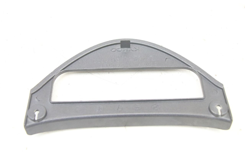 photo de VERKLEIDUNG HINTEN MITTE UNTER KYMCO GRAND DINK 125 (2008 - 2014) - Alternative Perspektive