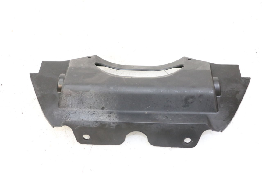 photo de VERKLEIDUNG HINTEN MITTE UNTER KYMCO XCITING 500 (2007 - 2010) - Detailansicht des Bauteils