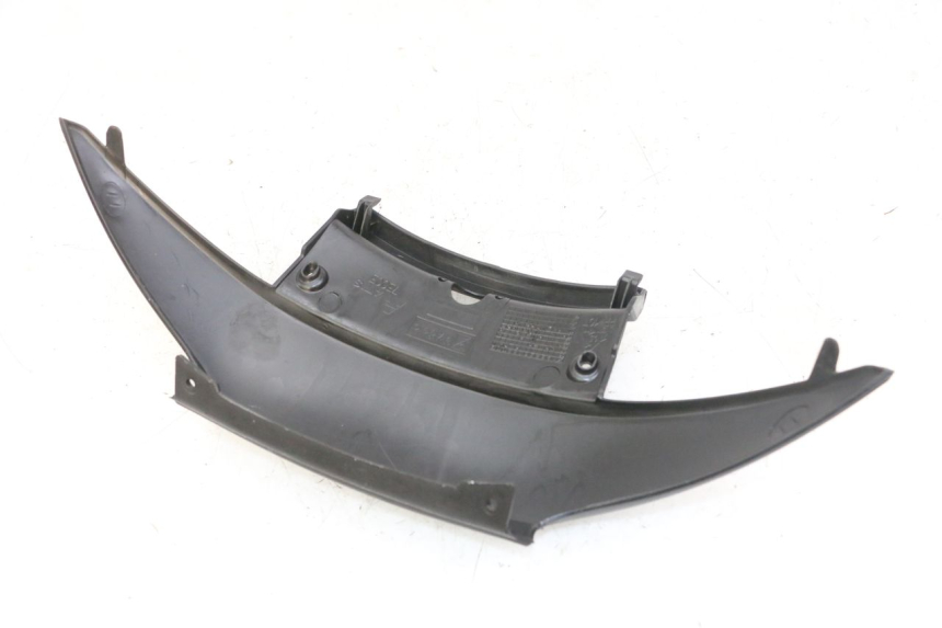 photo de VERKLEIDUNG HINTEN MITTE UNTER PIAGGIO MP3 LT 300 (2010 - 2016) - Technische Nahaufnahme