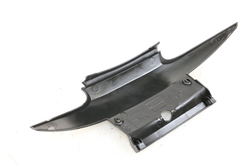 photo de VERKLEIDUNG HINTEN MITTE UNTER PIAGGIO MP3 500 (2011 - 2015) - Detailansicht des Bauteils