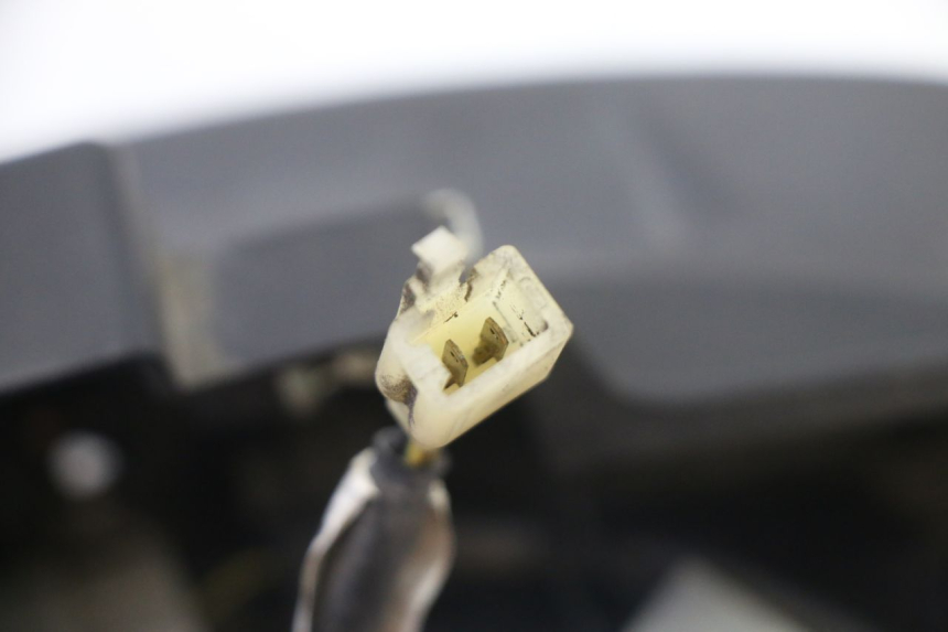 photo de VERKLEIDUNG HINTEN MITTE UNTER PIAGGIO MP3 500 (2014 - 2017) - Details der Befestigungspunkte