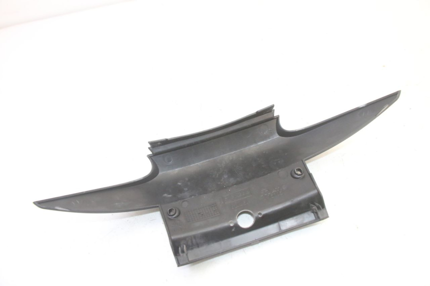 photo de VERKLEIDUNG HINTEN MITTE UNTER PIAGGIO MP3 RL 250 (2006 - 2010) - Alternative Perspektive