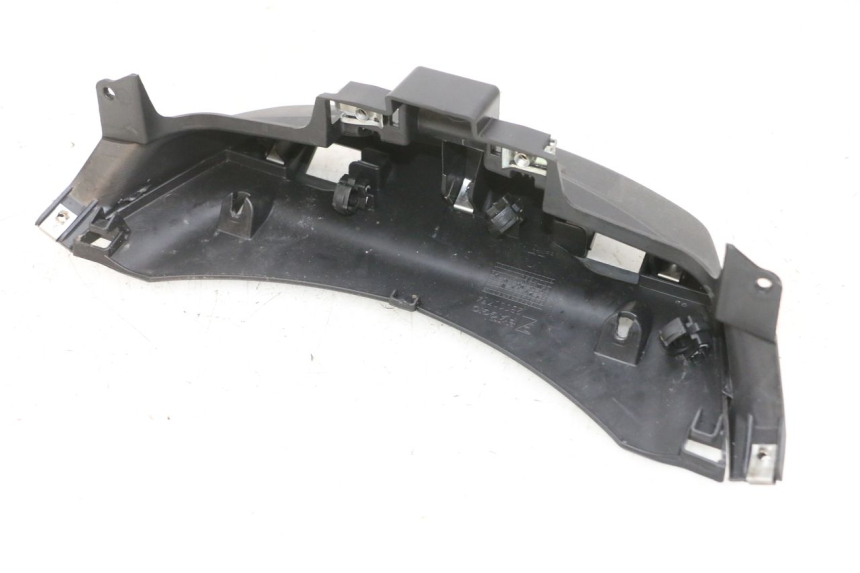 photo de VERKLEIDUNG HINTEN MITTE UNTER PIAGGIO MP3 500 (2016 - 2018) - Detailansicht des Bauteils