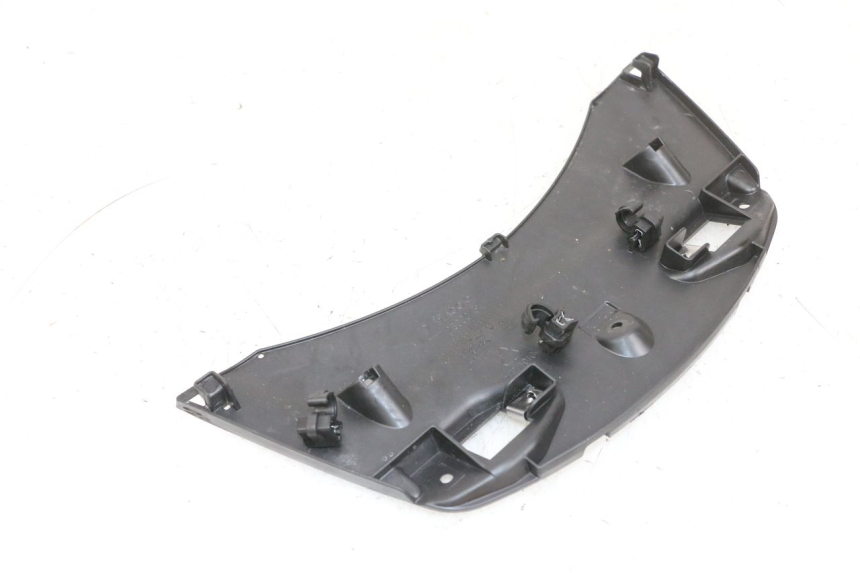 photo de VERKLEIDUNG HINTEN MITTE UNTER PIAGGIO MP3 500 (2016 - 2018) - Technische Nahaufnahme