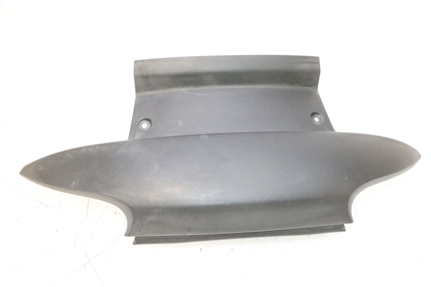 photo de UNTERE HINTERE VERKLEIDUNGSVERBINDUNG PIAGGIO MP3 125 (2006 - 2014) - Detailansicht des Bauteils
