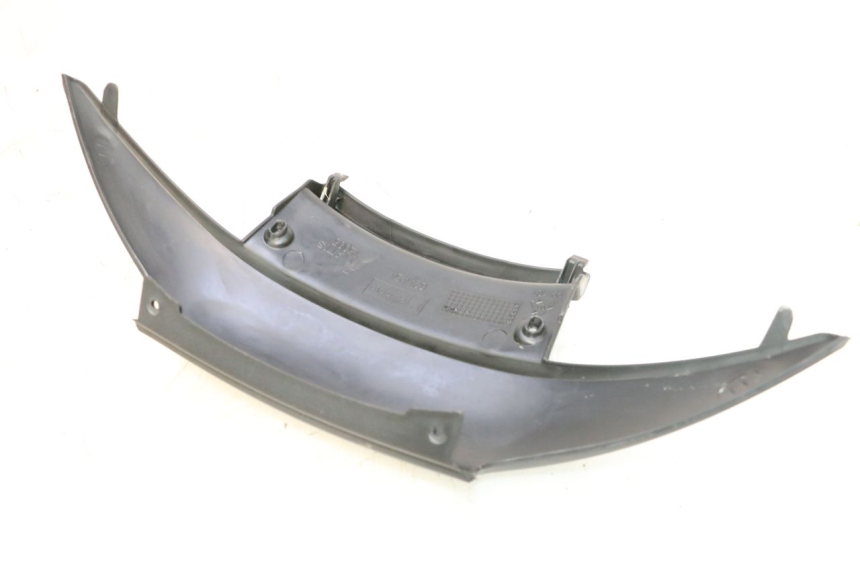 photo de UNTERE HINTERE VERKLEIDUNGSVERBINDUNG PIAGGIO MP3 125 (2006 - 2014) - Alternative Perspektive