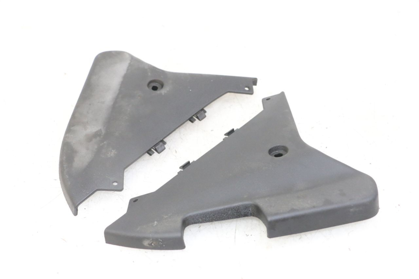 photo de VERKLEIDUNG HINTEN MITTE UNTER GILERA NEXUS 125 (2009 - 2013) - Alternative Perspektive