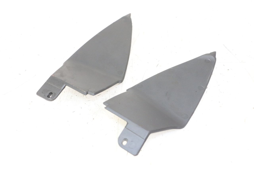 photo de VERKLEIDUNG HINTEN MITTE UNTER PIAGGIO NEW TYPHOON 50 (2010 - 2017) - Zoom auf Gebrauchszustand