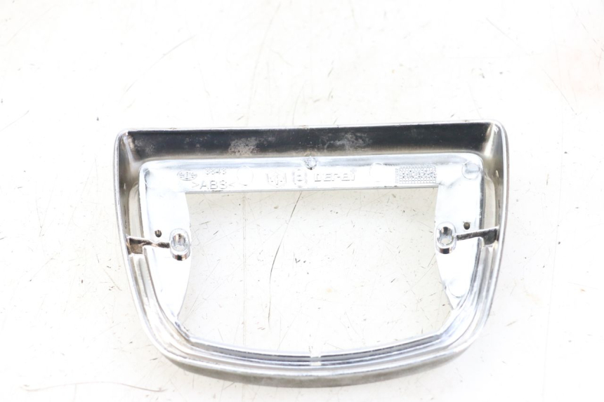 photo de VERKLEIDUNG HINTEN MITTE UNTER PIAGGIO VESPA LX 2T 50 (2005 - 2013) - Zoom auf Gebrauchszustand