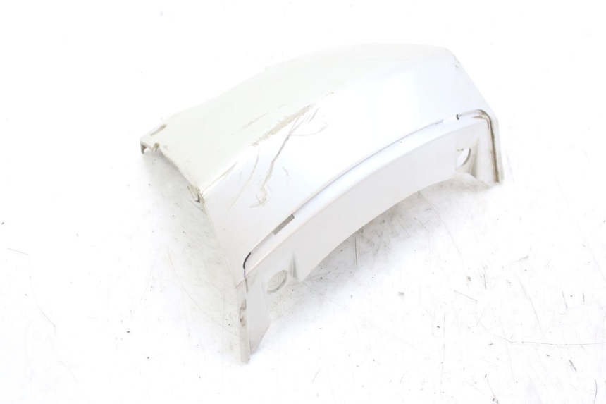 photo de UNTERE HINTERE VERKLEIDUNGSVERBINDUNG PEUGEOT SATELIS 125 (2010 - 2012) - Details der Befestigungspunkte